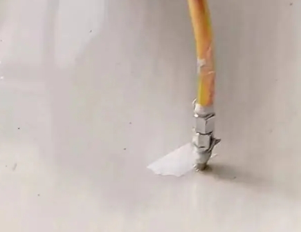 西充瓷砖空鼓维修公司专业解答在瓷砖铺贴过程中，如果使用的砂料过粗（如全部使用了粗砂），可能会导致以下问题